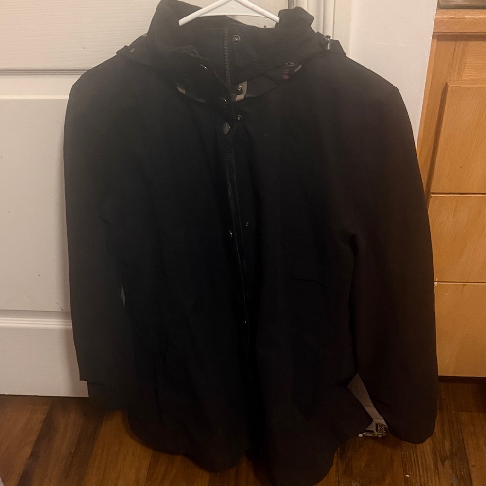 Pendleton Woman’s Black Hooded Raincoat Size L. Plaid inner lined zip and button